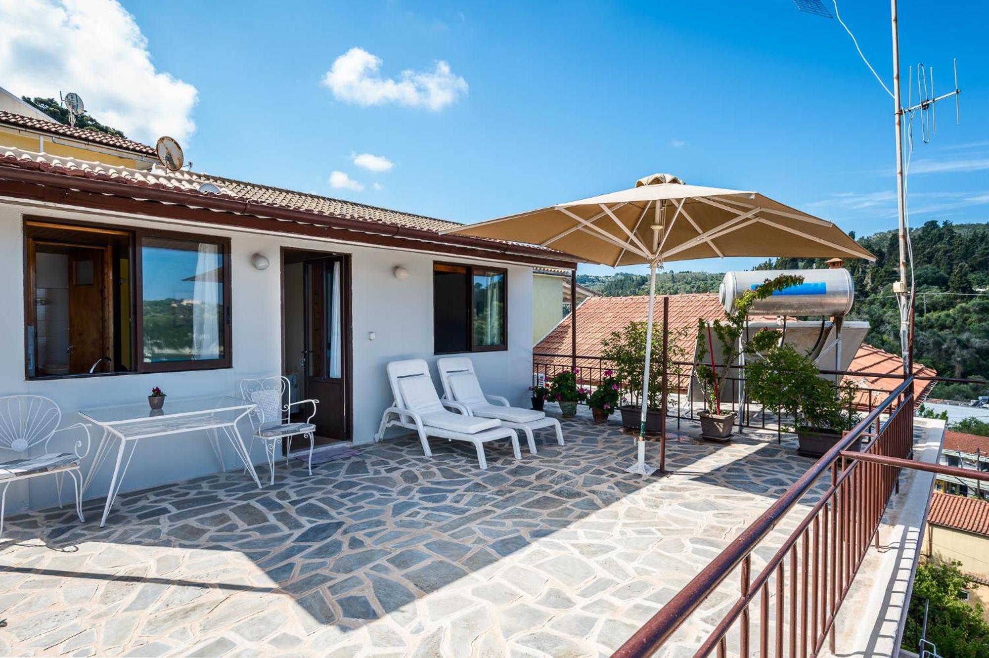 Agaloula Centrally Located Apartments, Lakka Esterno foto