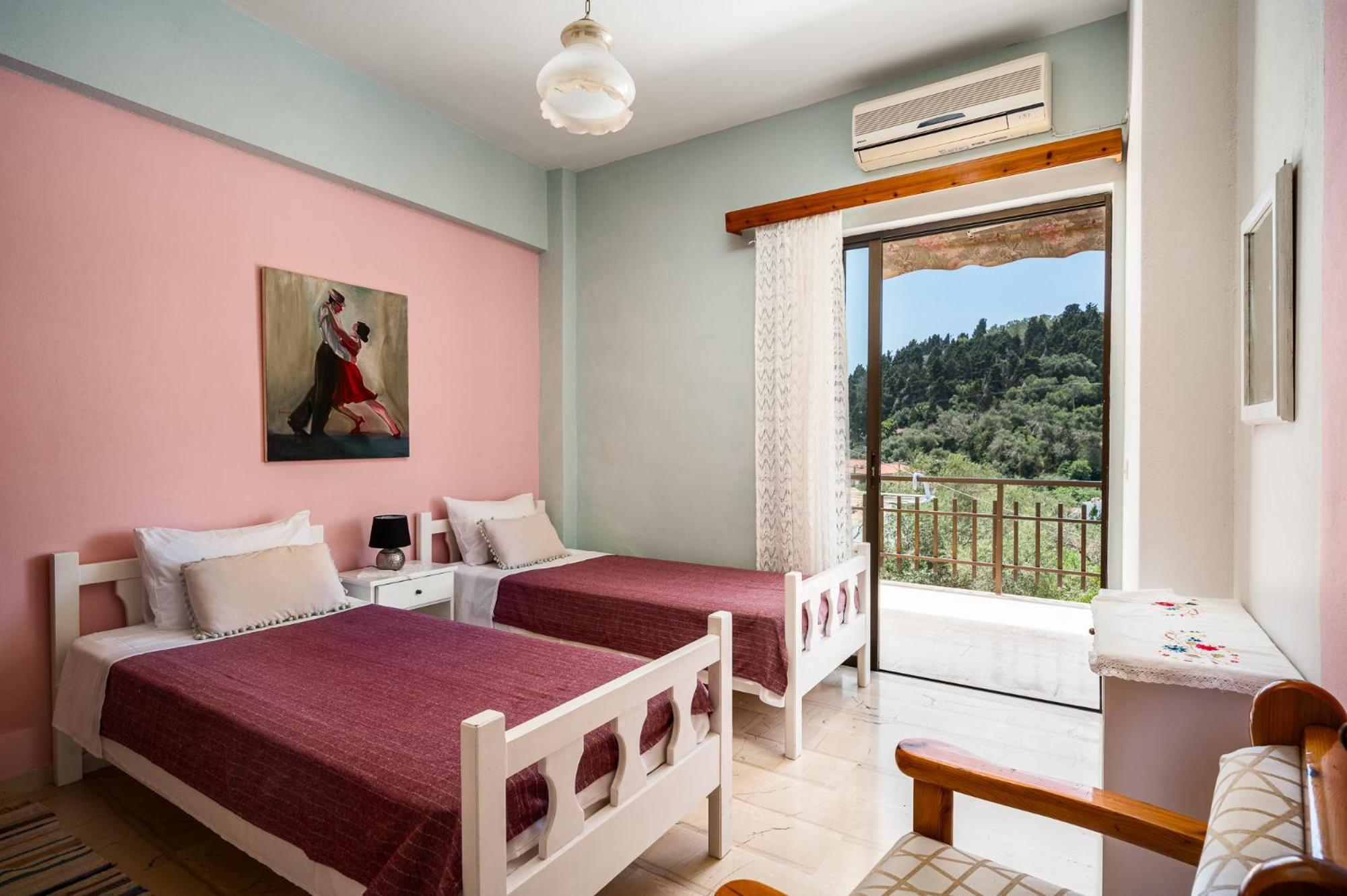Agaloula Centrally Located Apartments, Lakka Esterno foto