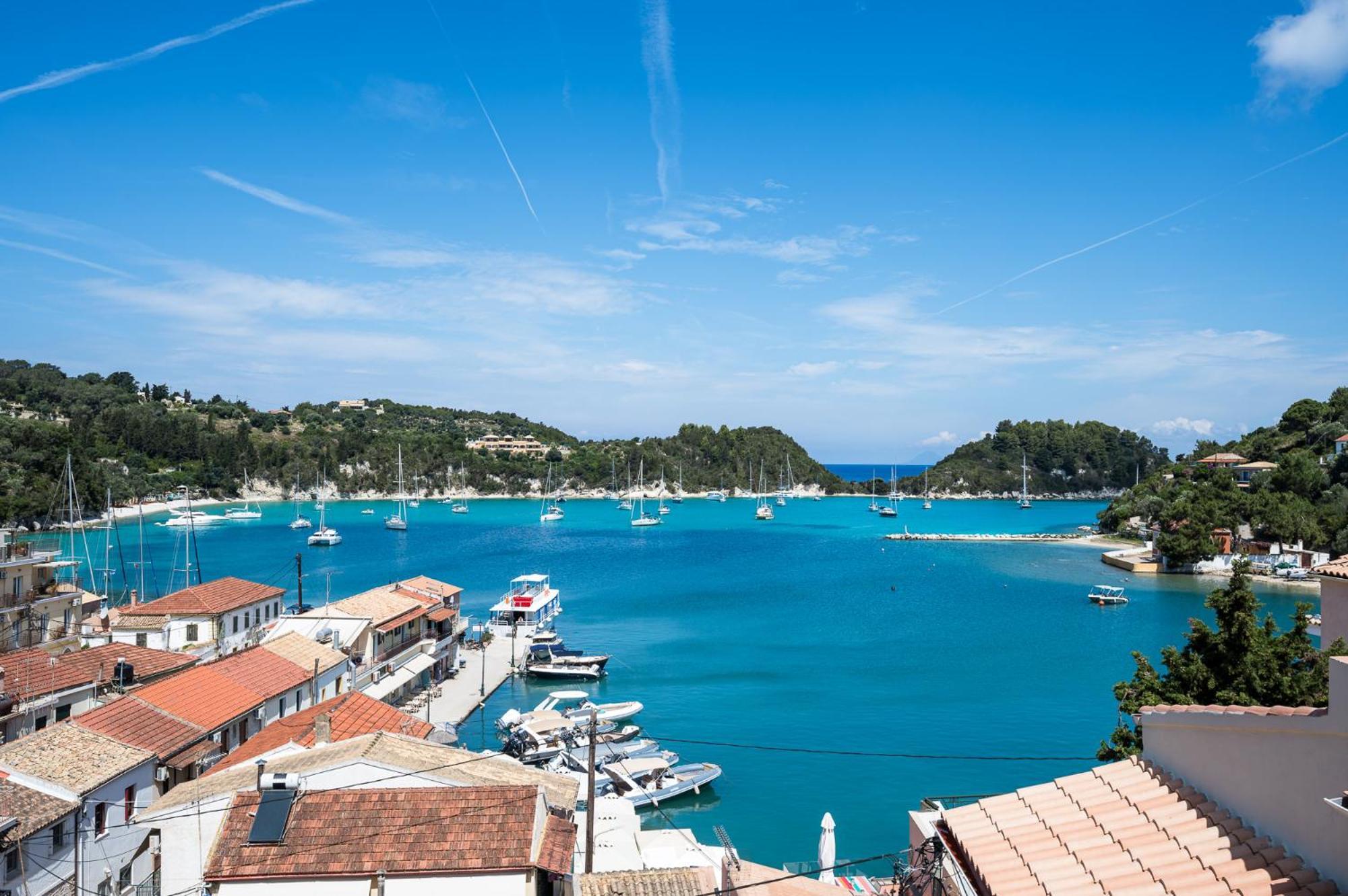 Agaloula Centrally Located Apartments, Lakka Esterno foto