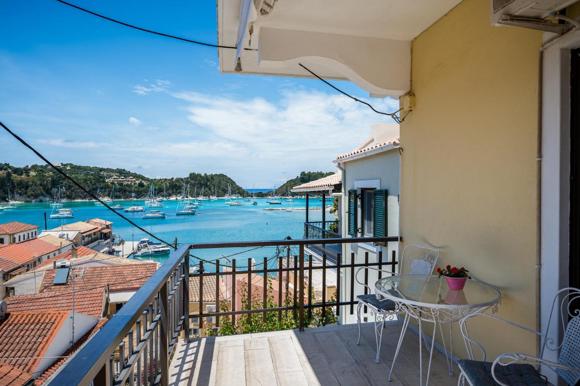 Agaloula Centrally Located Apartments, Lakka Esterno foto