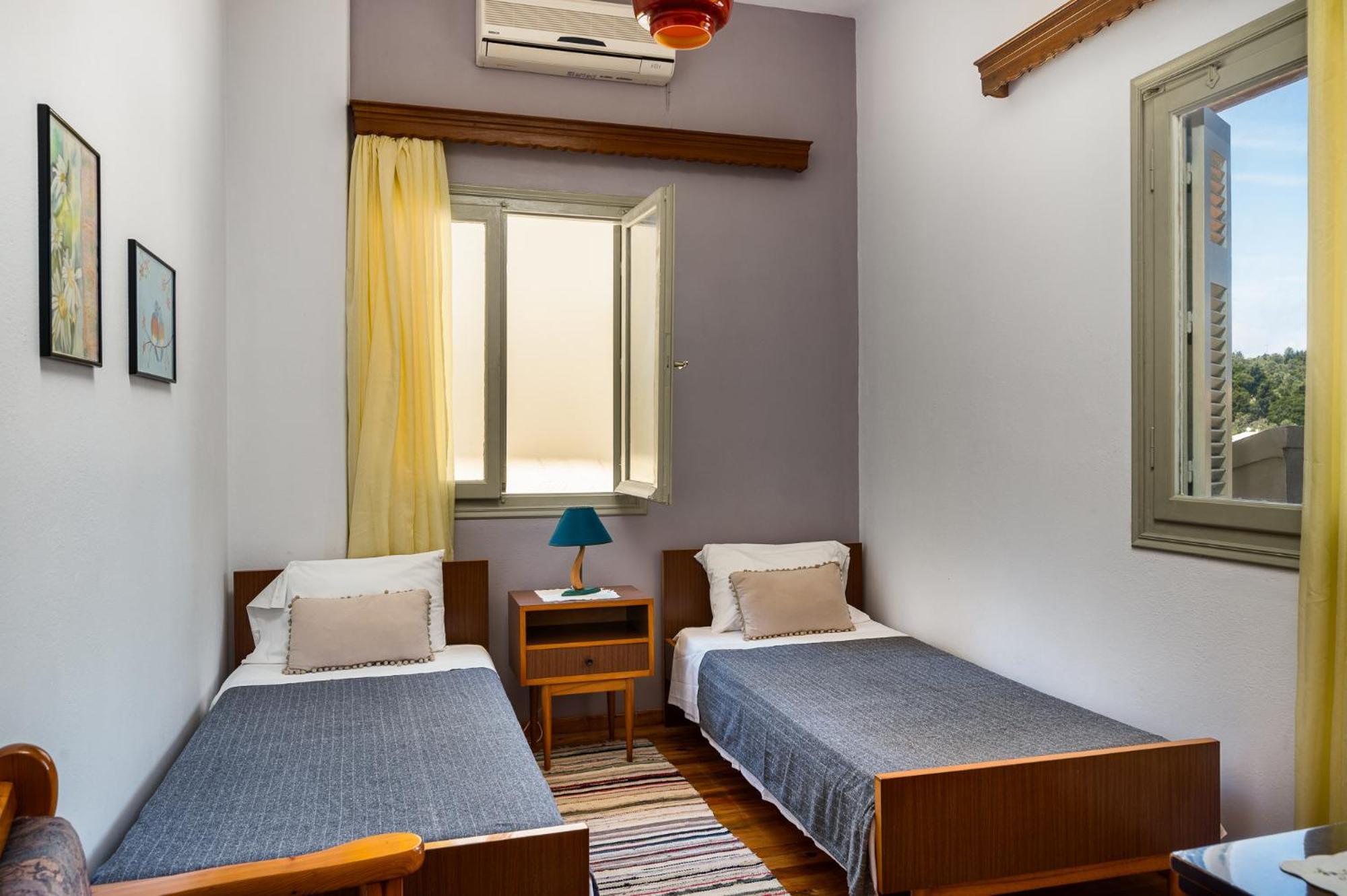 Agaloula Centrally Located Apartments, Lakka Esterno foto