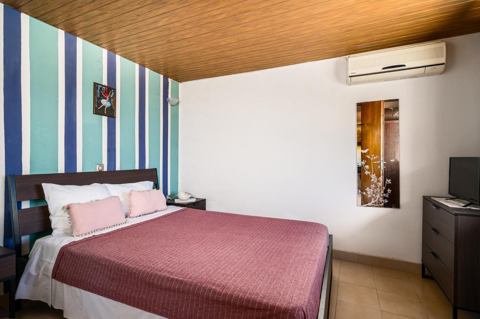 Agaloula Centrally Located Apartments, Lakka Esterno foto