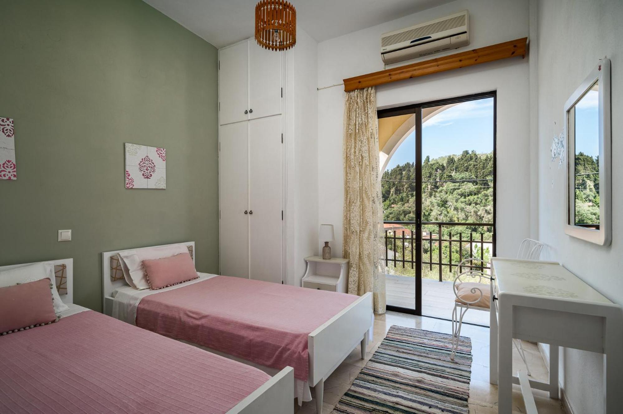 Agaloula Centrally Located Apartments, Lakka Esterno foto